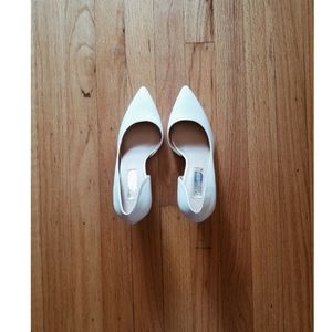 INC International Concepts White Pumps